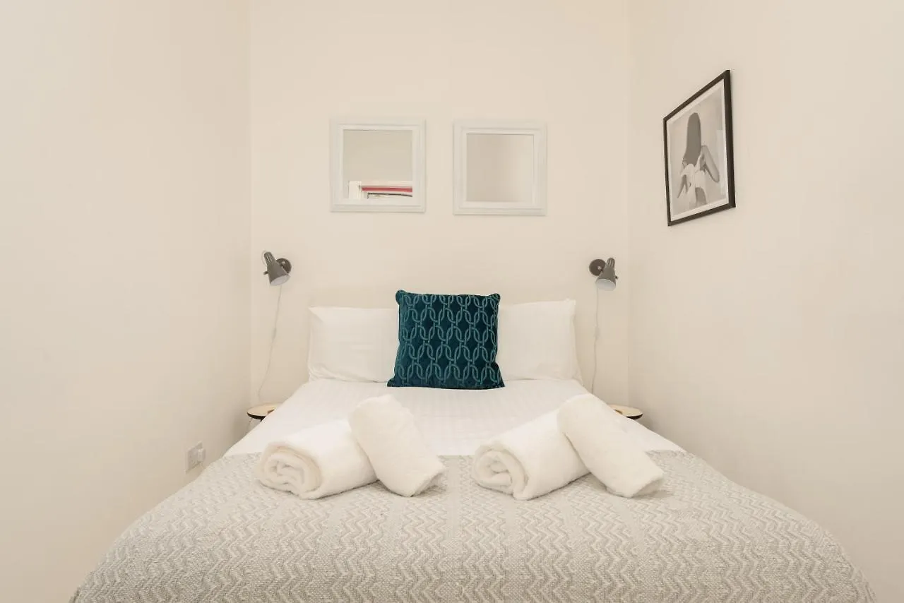 The Tollcross Apartment - Modern & Bright 1Br エディンバラ イギリス