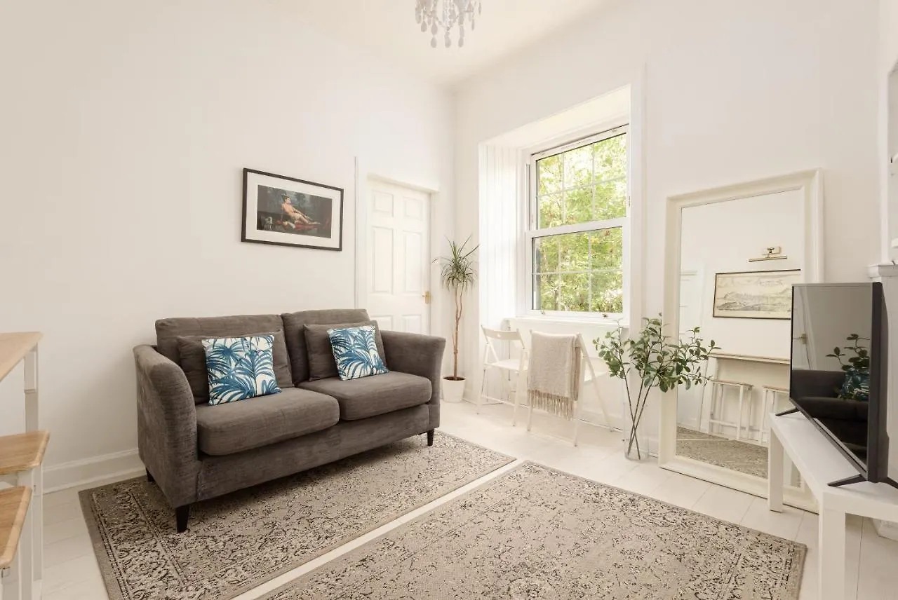 The Tollcross Apartment - Modern & Bright 1Br エディンバラ イギリス